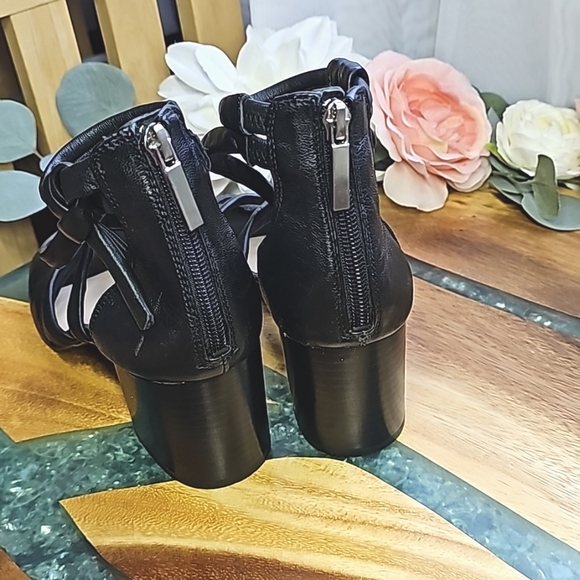 Nine West Black Leather Strappy Sandals | Size 8.5 M - Picture 5 of 7